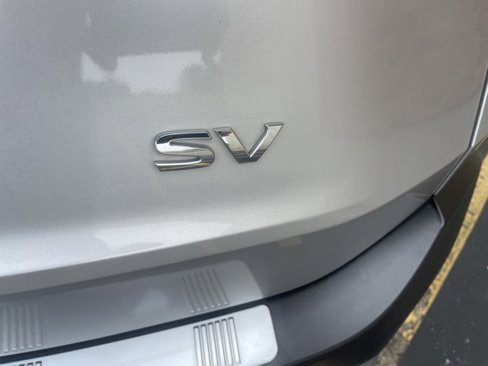 Used 2022 Nissan Rogue SV image 9