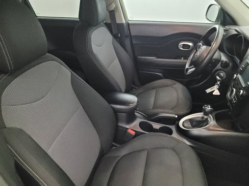 Used 2017 Kia Soul + image 21