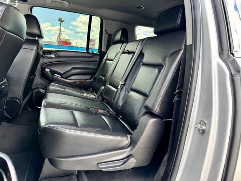 Used 2019 Chevrolet Suburban LT image 11