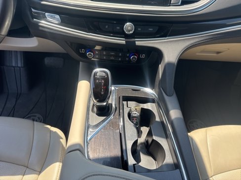 Used 2018 Buick Enclave Premium image 13