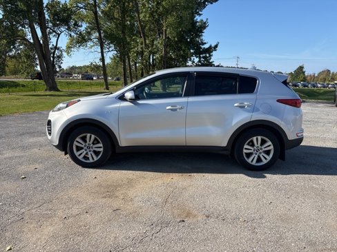 Used 2017 Kia Sportage LX image 2