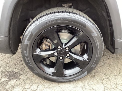 Used 2021 Jeep Grand Cherokee L Laredo image 11
