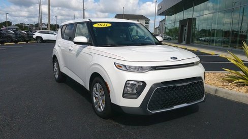 Used 2021 Kia Soul LX image 1