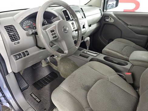 Used 2017 Nissan Frontier SV image 12