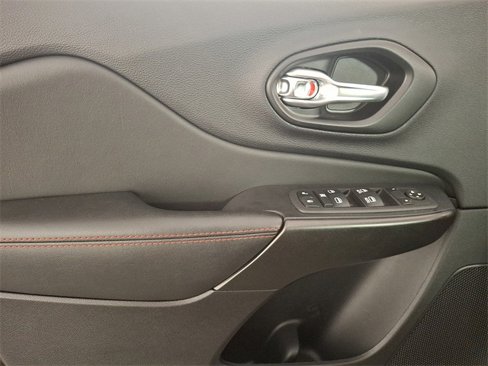 Used 2022 Jeep Cherokee Trailhawk w/ Comfort/Convenience Group image 15