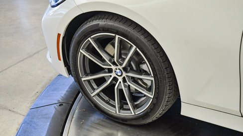 Used 2021 BMW 330i Sedan w/ Premium Package image 10