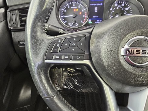 Used 2018 Nissan Rogue SV image 29