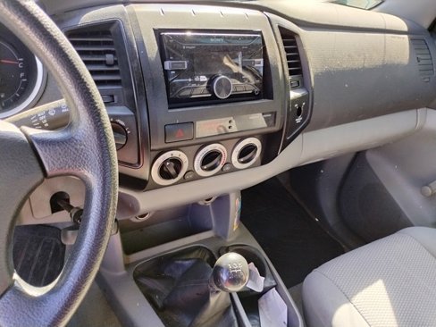 Used 2005 Toyota Tacoma 4x4 Regular Cab image 11