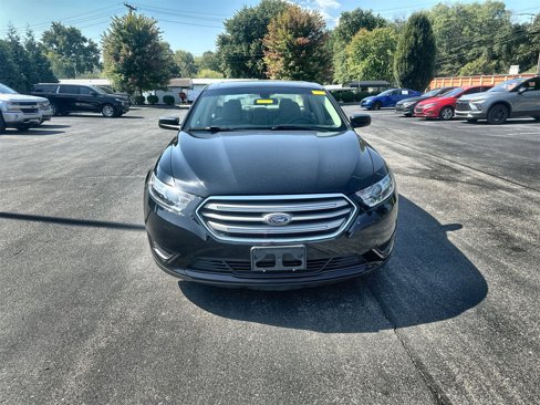 Used 2017 Ford Taurus SE image 3
