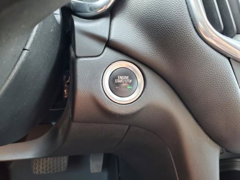 Used 2020 Chevrolet Equinox LT w/ Driver Convenience Package image 18