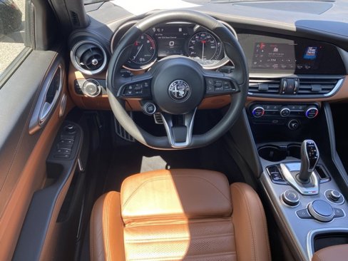 Used 2021 Alfa Romeo Giulia Ti Sport image 47