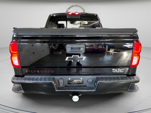Used 2018 Chevrolet Silverado 1500 LTZ Z71 w/ Redline Edition image 6