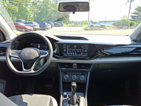 Certified 2022 Volkswagen Taos S image 15