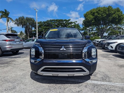 Used 2022 Mitsubishi Outlander SE image 3