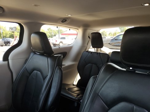 Used 2020 Chrysler Pacifica Limited w/ Advanced Safetytec Group image 25