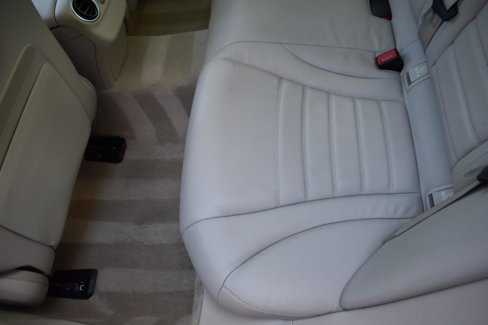Used 2015 Mercedes-Benz C 300 4MATIC Sedan w/ Driver Assistance Package image 35