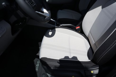 New 2025 Hyundai Venue SEL image 17