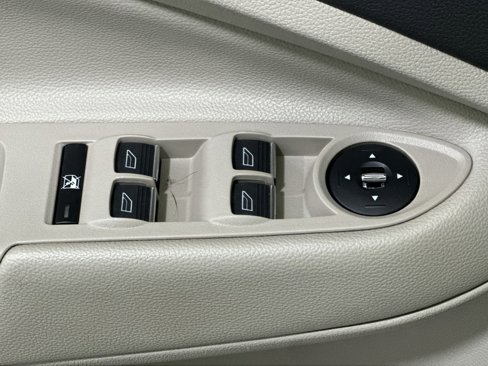 Used 2013 Ford Escape SEL image 16