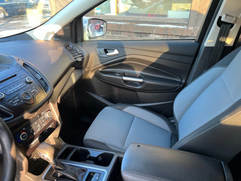 Used 2018 Ford Escape SE image 10