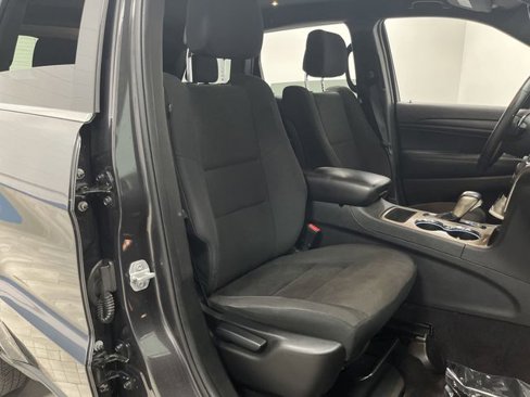 Certified 2017 Jeep Grand Cherokee Laredo w/ Quick Order Package 23E image 27