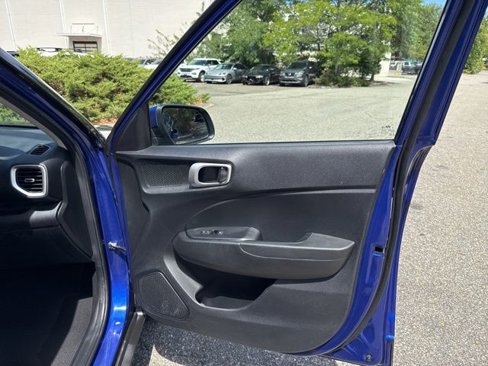 Certified 2022 Hyundai Venue SE w/ Cargo Package image 32