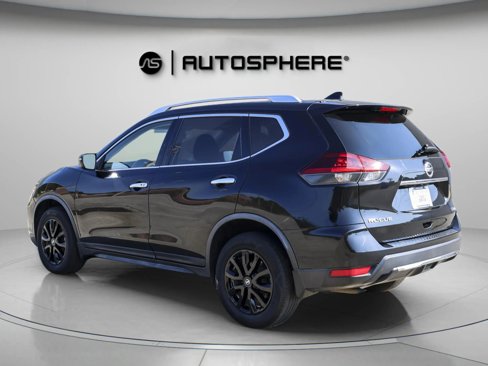 Used 2018 Nissan Rogue SV image 6