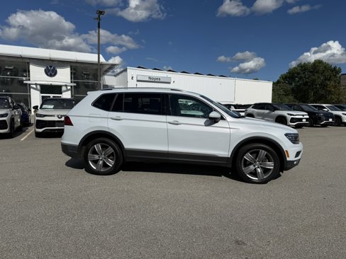 Used 2019 Volkswagen Tiguan SEL Premium image 2