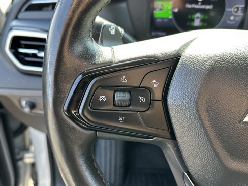 Used 2022 Chevrolet Bolt EUV Premier w/ Sun & Sound Package image 18