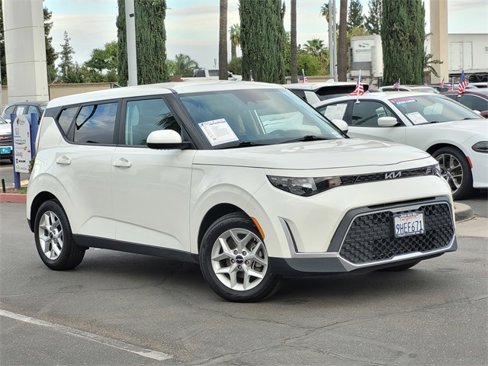 Used 2023 Kia Soul LX w/ Option Group 015 image 2