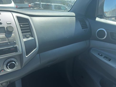 Used 2011 Toyota Tacoma PreRunner image 13