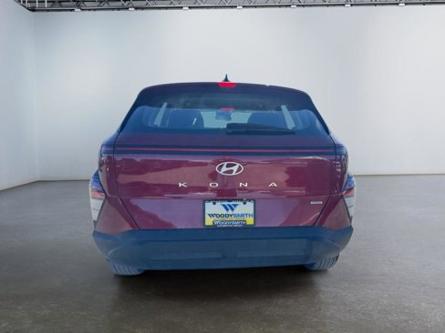 Certified 2025 Hyundai Kona SE image 6