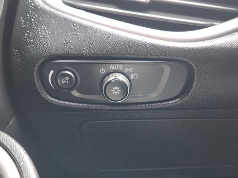 Used 2020 Chevrolet Malibu LS image 25