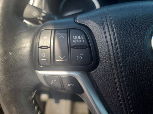 Used 2017 Toyota Highlander Limited Platinum image 24