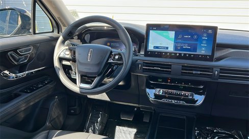New 2025 Lincoln Corsair Reserve w/ Jet Appearance Package image 13