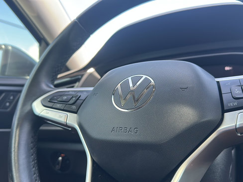 Used 2023 Volkswagen Jetta SE w/ Panoramic Sunroof Package image 30