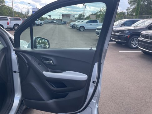 Used 2022 Chevrolet Trax LS w/ Tint and Cruise Package image 18