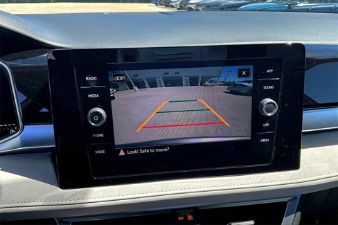 Certified 2025 Volkswagen Taos SE image 26