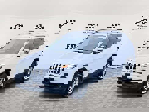 Used 2018 Jeep Cherokee Latitude w/ Cold Weather Group image 1