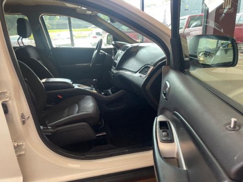 Used 2019 Dodge Journey SE image 25