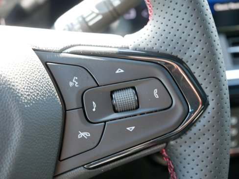 New 2025 Chevrolet Trax RS w/ Sunroof Package image 25