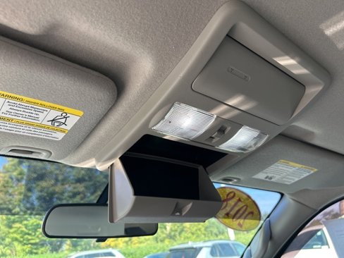Used 2018 Nissan Frontier SV image 28