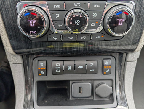 Used 2015 Chevrolet Traverse LTZ image 19
