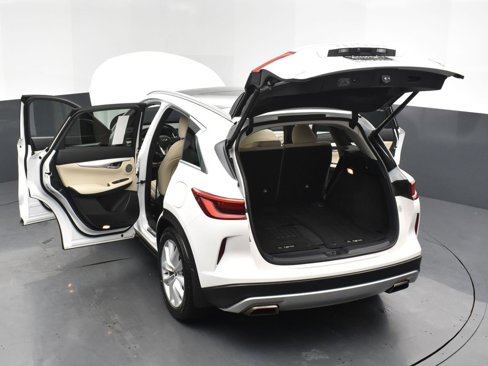 Used 2019 INFINITI QX50 Essential w/ Premium Heat Package image 32