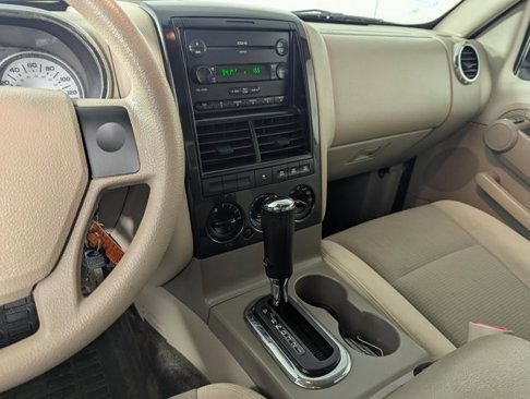 Used 2007 Ford Explorer Sport Trac XLT image 12