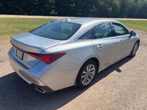 Used 2021 Toyota Avalon XLE w/ Carpet Mat Package (TMS) image 6