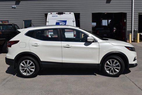 Used 2021 Nissan Rogue Sport SV image 4