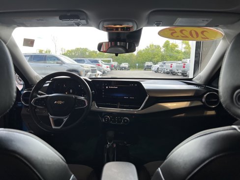 Used 2025 Chevrolet Trax LT w/ Driver Confidence Package image 13