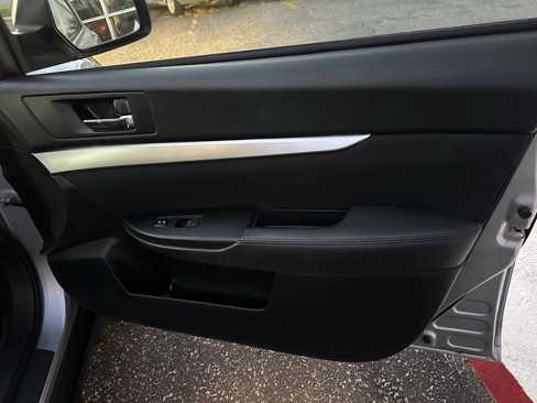 Used 2012 Subaru Outback 2.5i Premium image 12