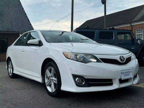 Used 2014 Toyota Camry SE image 4