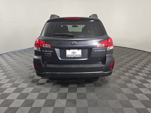 Used 2011 Subaru Outback 2.5i Premium w/ All-Weather Pkg image 9
